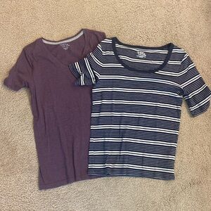 ☀️Lot of two women’s tees.